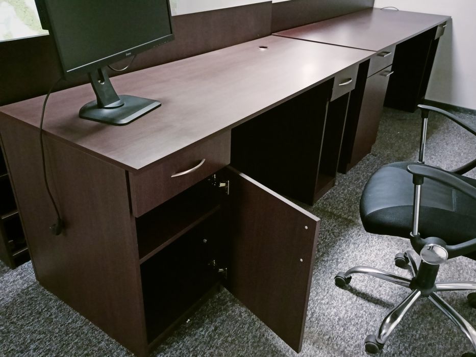 Duże biurko x 8 sztuk