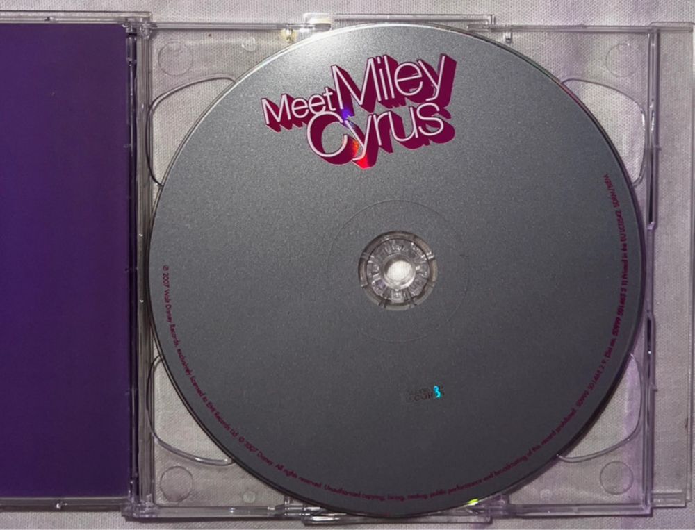 Hannah Montana 2 / Meet Miley Cyrus