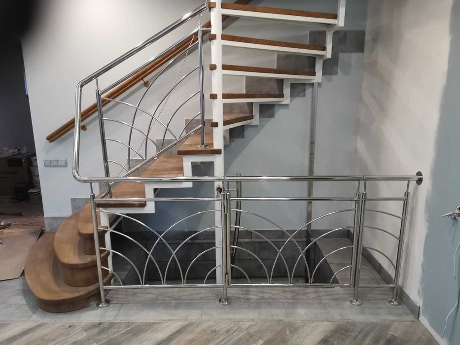 Перила, Поручні, Пандус Флагштоки, Сходи, Козирки з нержавіючої сталі.