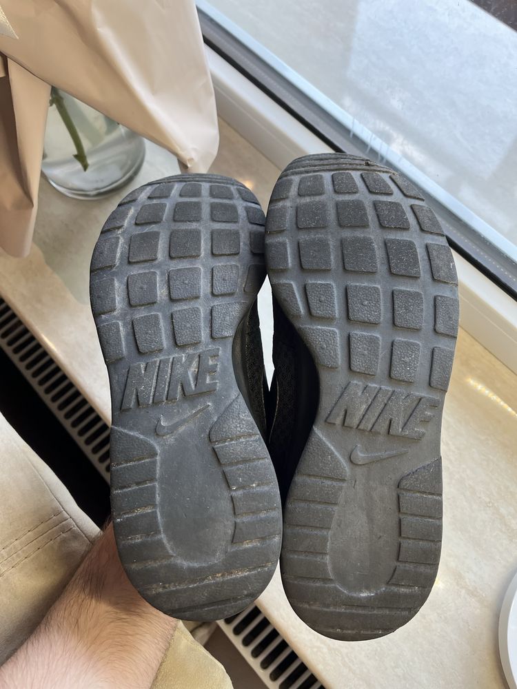 Кросівки оригінал NIKE TANJUN BLACK (40,5 розмір (26 см))