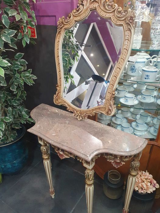 Credencia com espelho