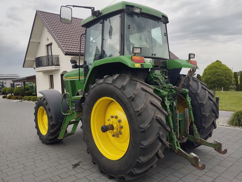 John Deere  7600
