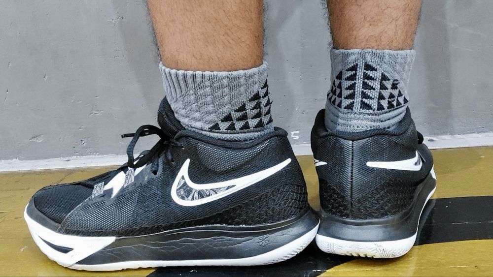 Баскетбольные кроссовки  Nike Flytrap 6 48р
