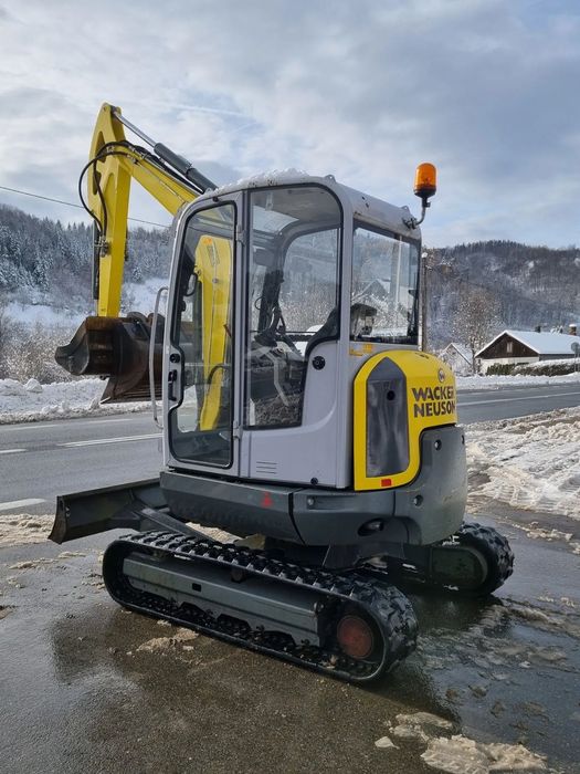 Wacker Neuson EZ38 koparka 4tony 2018r 1289h Import Norwegia-Maszyna JAK NOWA aktualna DEKRA 2026r. silnik Yanmar. dodatkowa linia Hydr. Zamki na tłokach. Szybko-złącze Hydra. 2 łyżki. Zero luzów wycieków. Okazja!  Maszyna jak Nowa Oryginalny stan! Zadban
