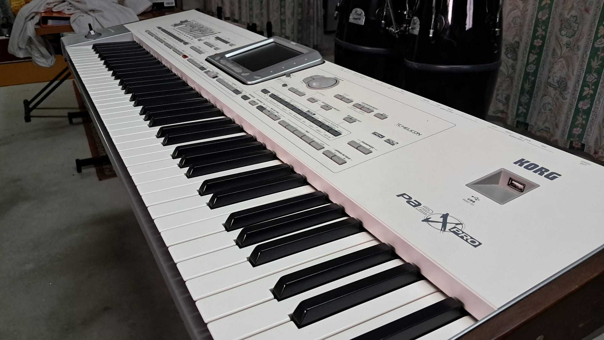 Korg Pa2X Pro - Como NOVO