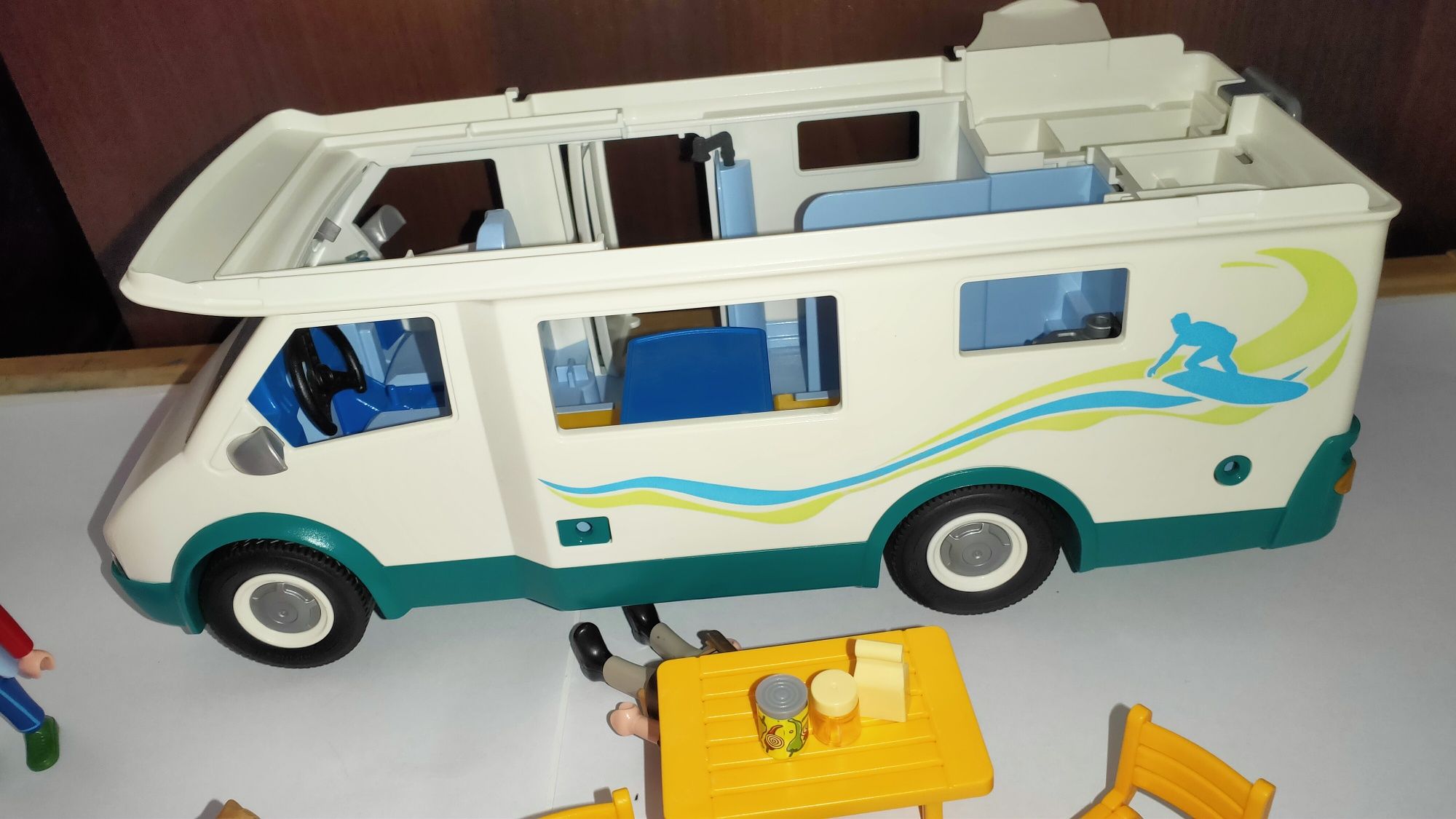 Auto Kamper playmobil z dodatkami