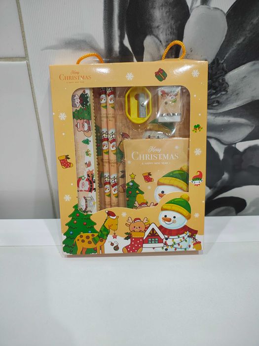 TOP – śliczny świąteczny zestaw akcesoriów dla dzieci – nowy!