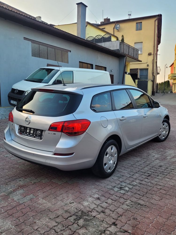 Opel astra j 1.7cdti sprowadzony
