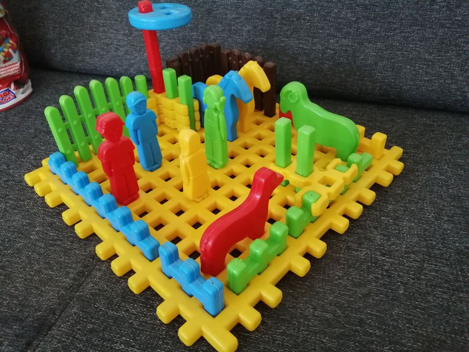 Klocki mega bloks i marionex wafle farma