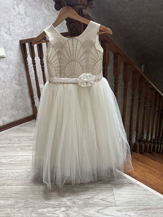 Нарядна сукня для дівчинки