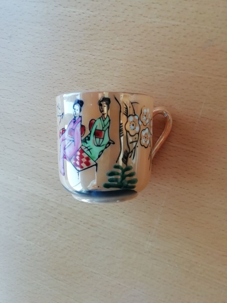 Serviço de café antigo em porcelana japonesa.