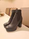 Botins pretos Stradivarius 36