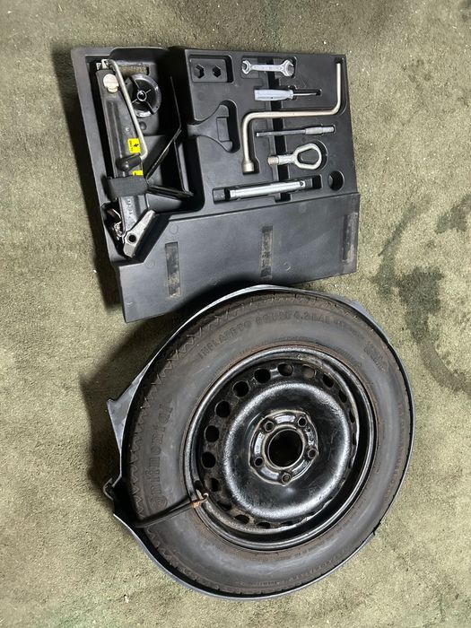 BMW Z3 zestaw naprawczy KOŁO DOJAZDOWE LEWAREK KLUCZ wkretka