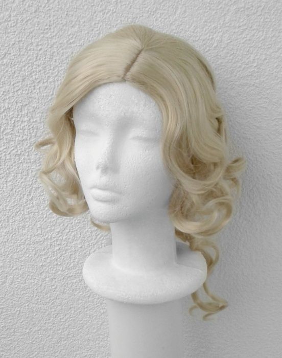 Matka Chrzestna Kopciuszek blond lokowana peruka z przedziałkiem wig