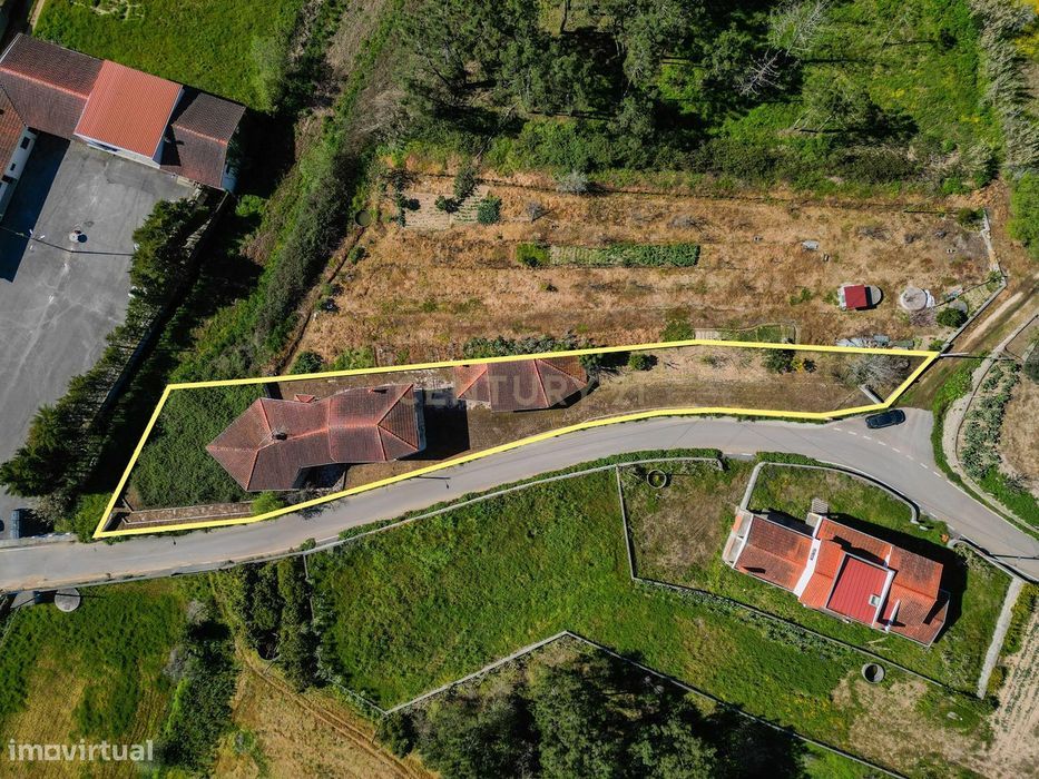Moradia T3 isolada em Rua Neves, Borda do Campo, Paião.