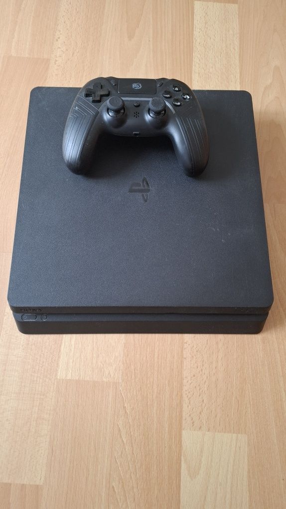 Konsola sony ps4