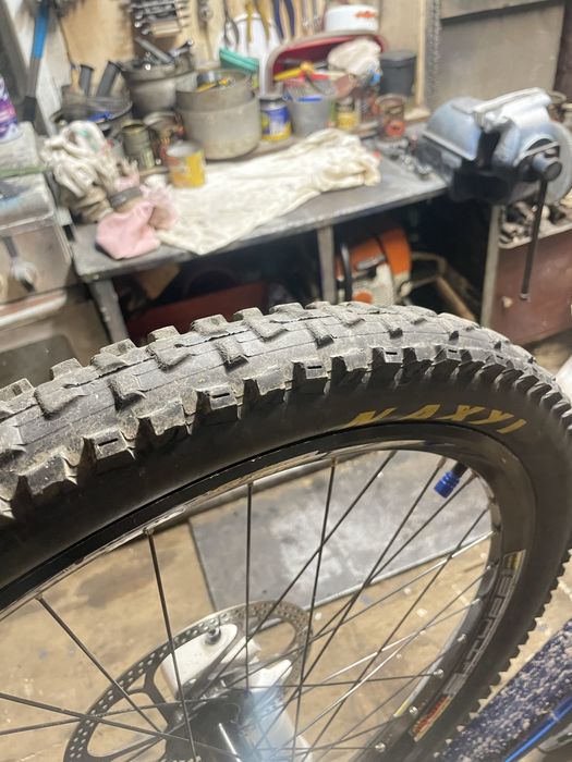 Продам покришку maxxis