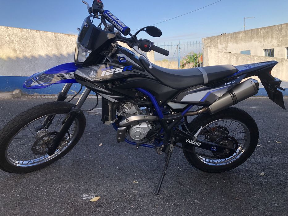 Vendo wr125r ano 2016 pode ser conduzida com carta de carro