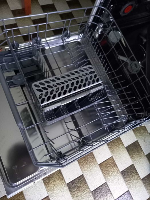 Máquina lavar loiça Electrolux