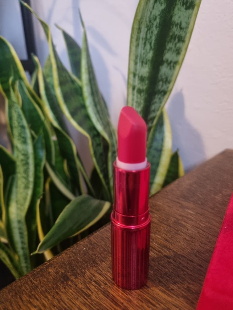 Pomadka szminka czerwona Charlotte Tilbury