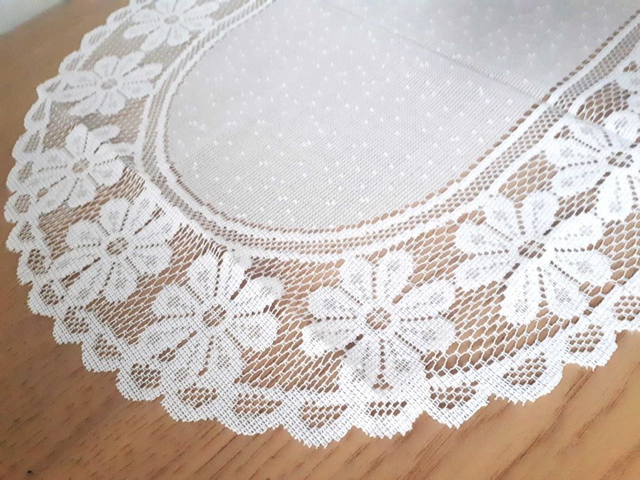 nowa serwetka owalna biała serweta