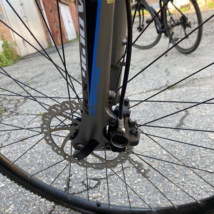 Городской велосипед giant roam.