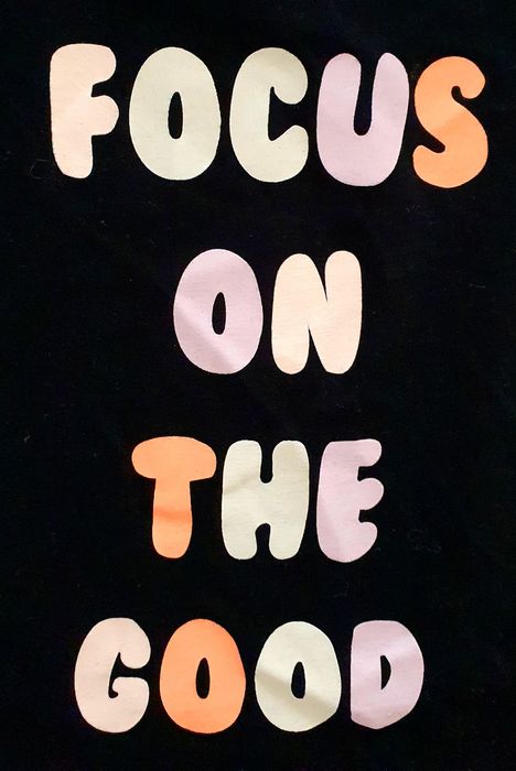 PRIMARK czarnt t-shirt napisy focus on the good L 40 m 38 s 36 bawełna