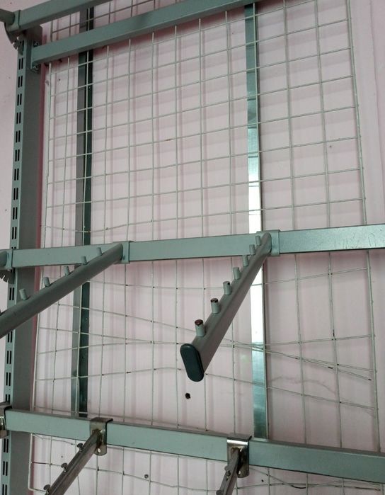 Кронштейн флейта, сетка. торговое оборудование, гусак, сопилки. Стол.