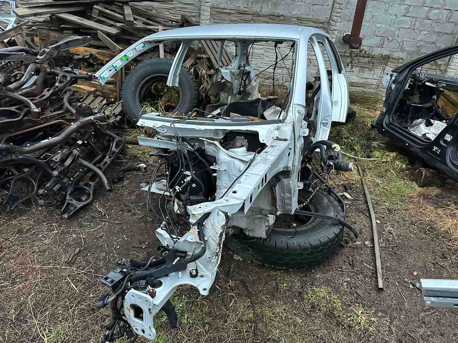 Кузов четверть Volkswagen Passat B6 криша ланжерон крило