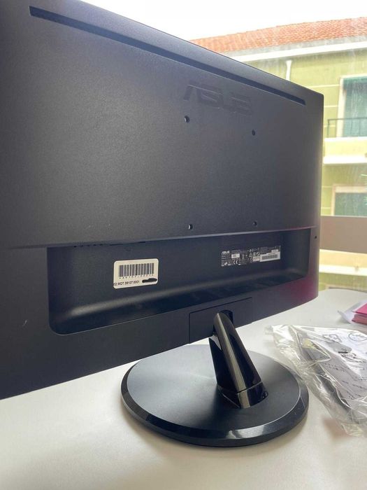 Monitor ASUS VP228T 22" VGA com cabo adaptador HDMI