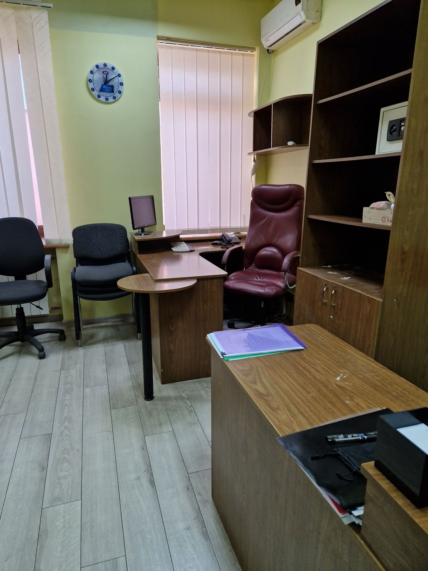 Кабинет офисный 19 м2 в районе Иванова в аренду