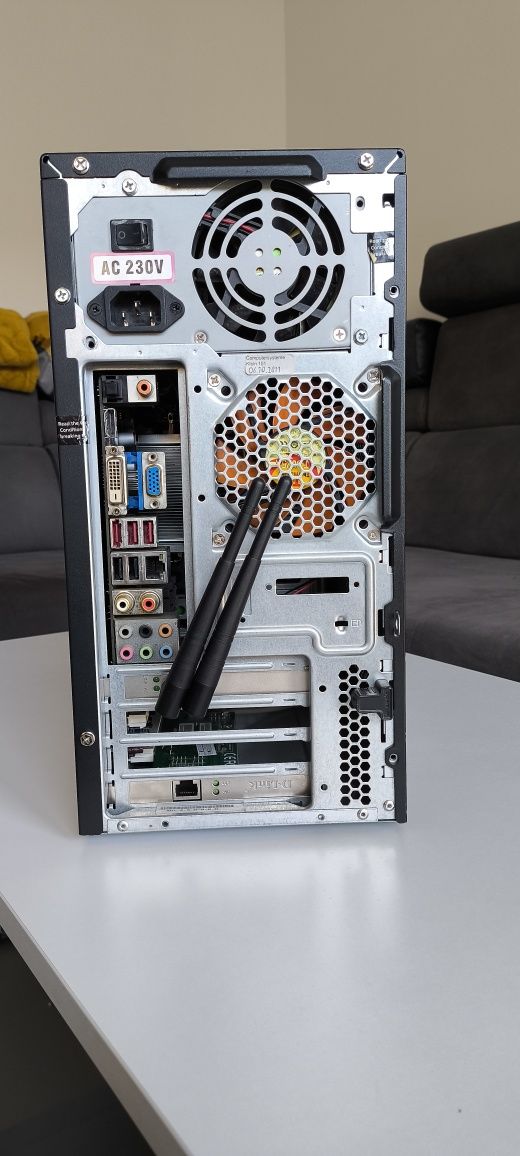 Komputer Acer Athlon II 64 4600+ Asus M4A78-HTPC HDD 80 GB 2.5 GB Ram