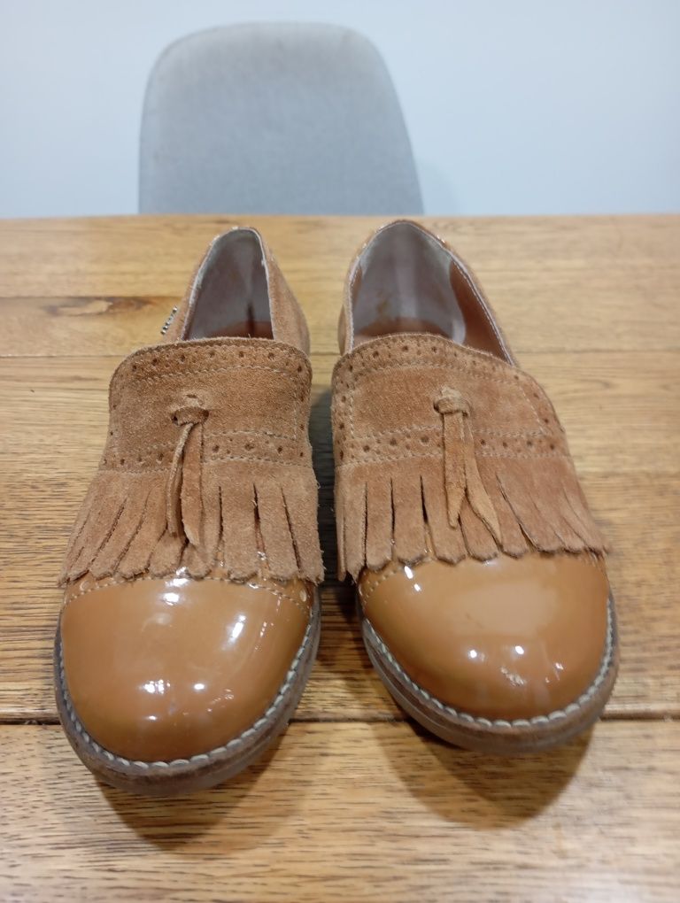 Sapatos com franjas castanhos Seaside. TM 35