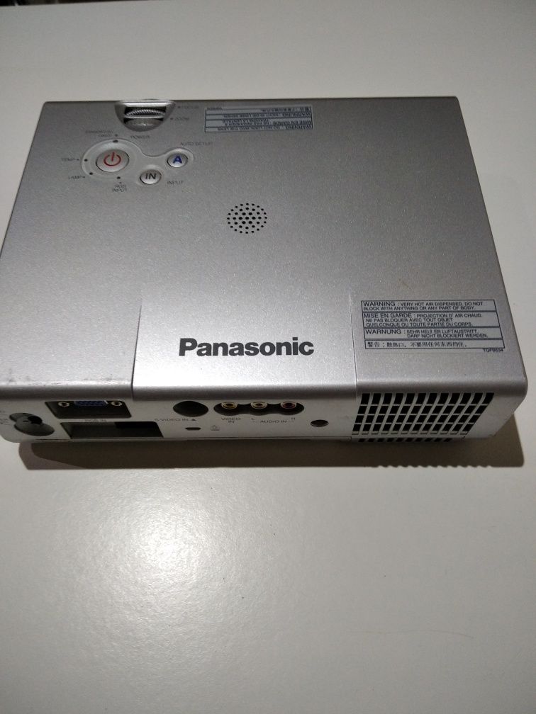 Projector LCD Panasonic PT-LM1E