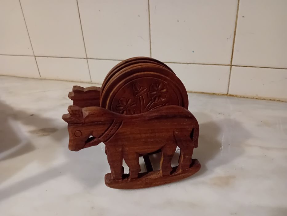 Conjunto de Objectos Decorativos em Madeira