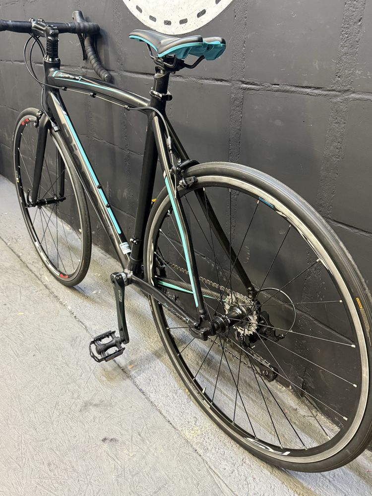 Rower szosowy kolarzówka Bianchi Via Nirone 7 Tiagra 54 cm Urban Bikes