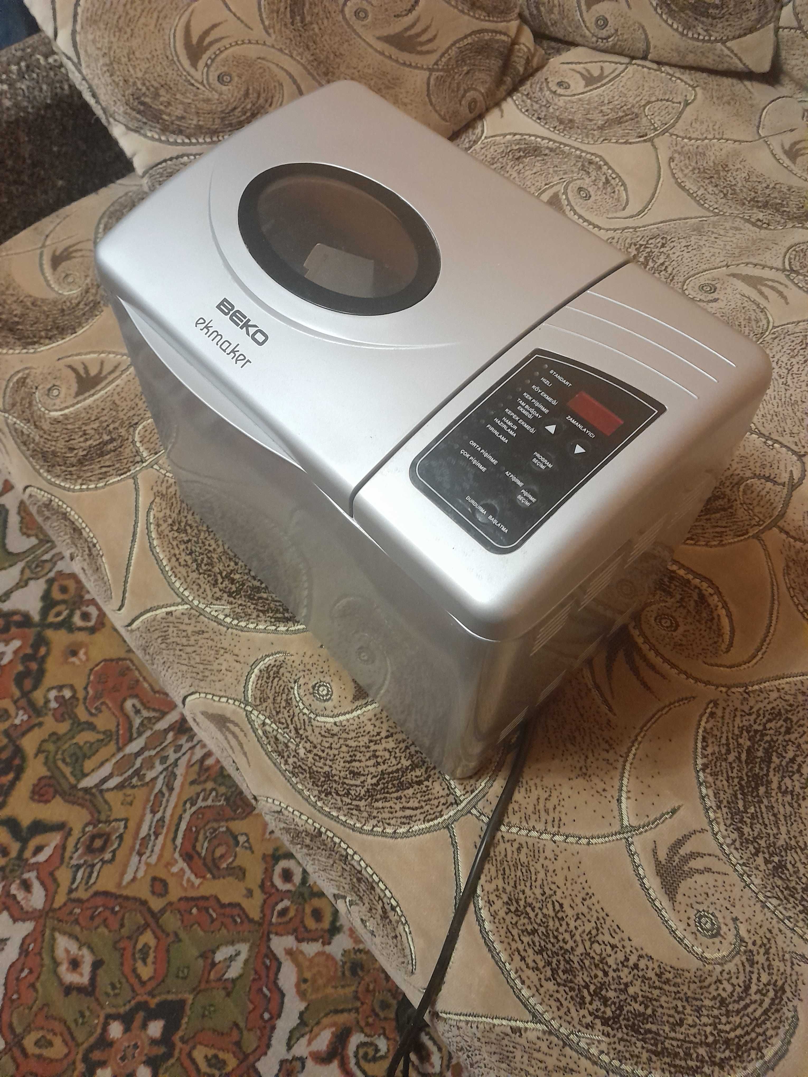 Хлібопічка Beko BBK2500 б/в