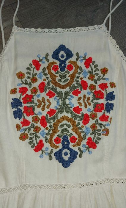 Вишиванка, сарафан білий з вишивкою розмір s