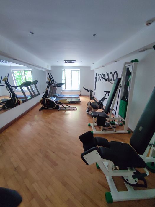 Продаж комерція центр міське озеро 1250$/м2