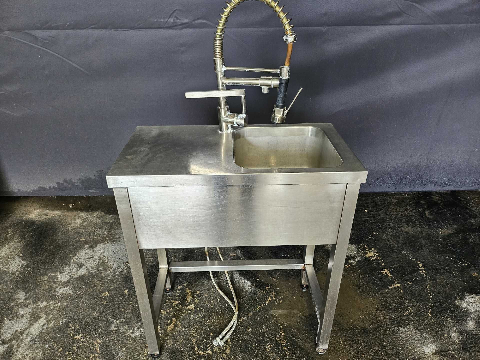 Bancada em inox com lava loiça