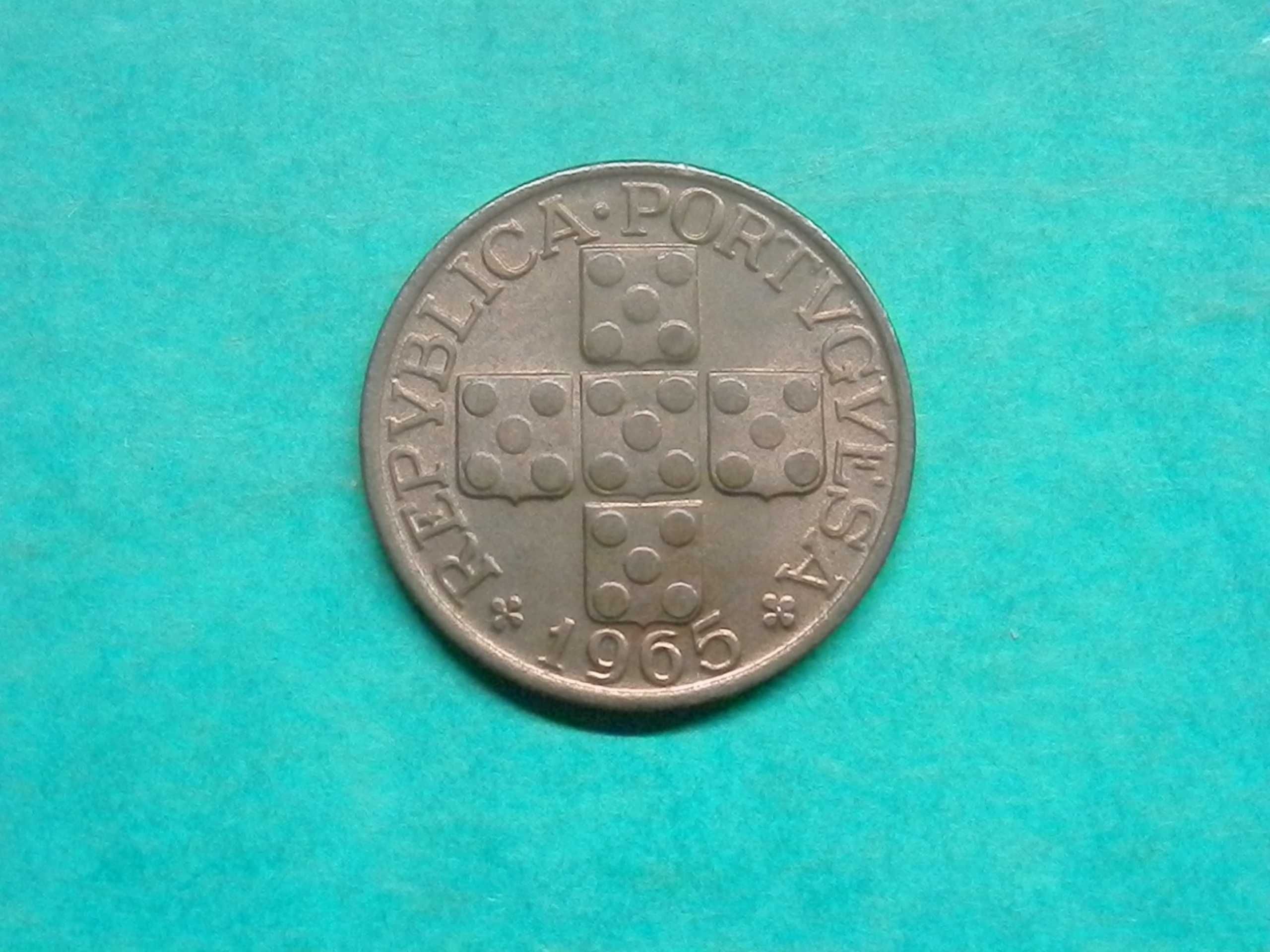 1202 - 3 de XX cent. 1965, 1966 e 1967, novas, por 3,50 já c/portes