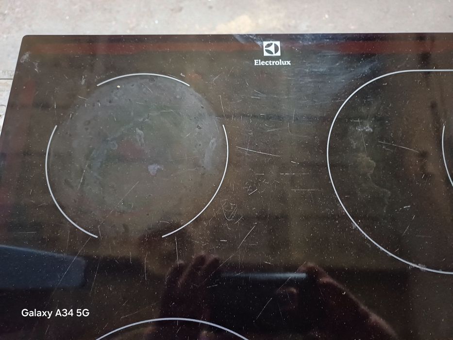 Wyciag kuchenny podszafkowy