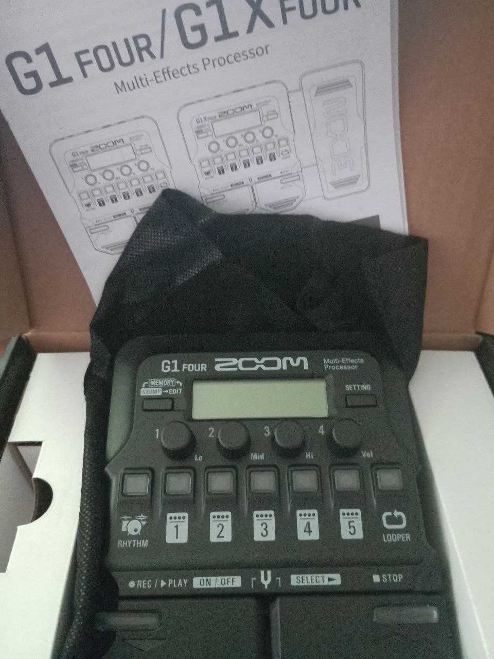 Гитарный процессор ZOOM G1Four, работает от батарей +кабель в подарок