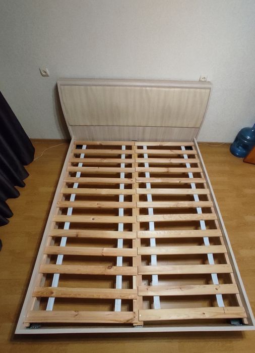 Продам двоспальне ліжко 200/160