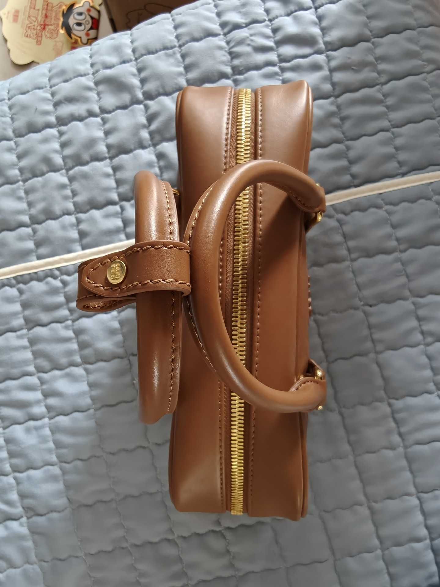 MiuMiu Torba Brązowa Mała Z Aksamitem Świąteczna Promocja