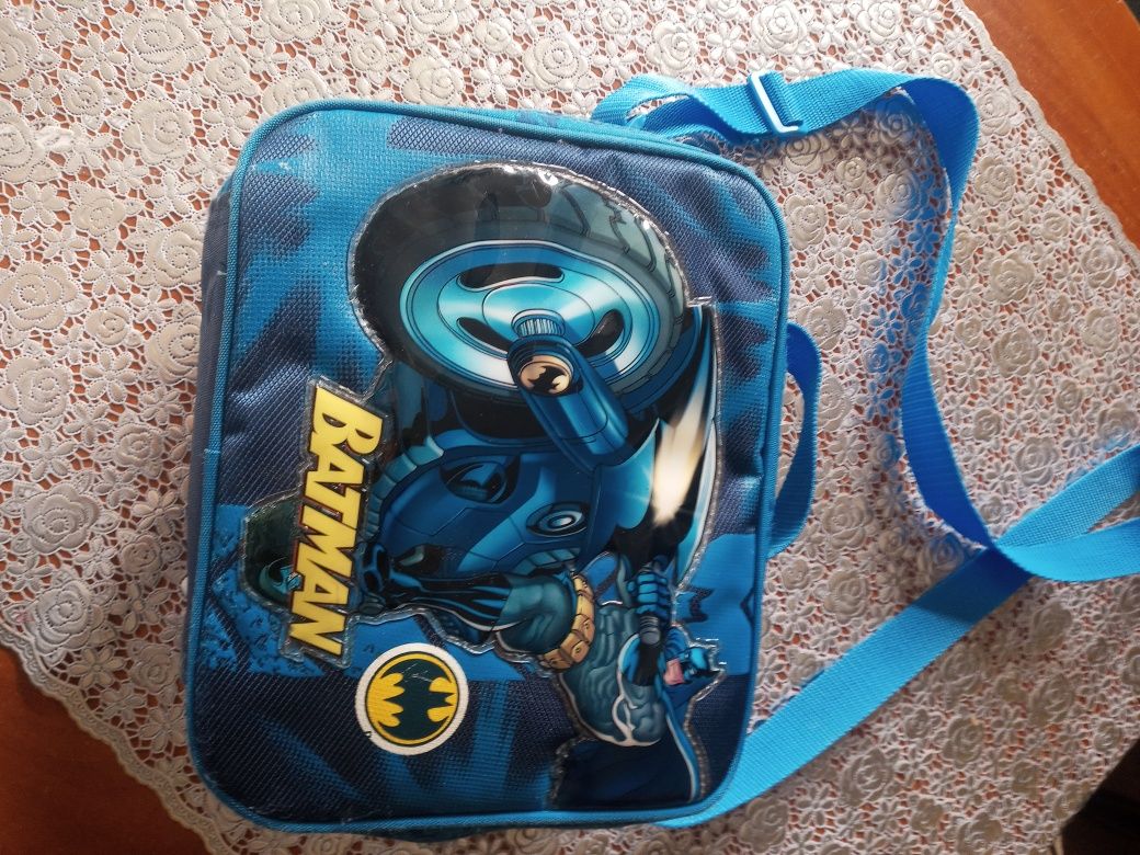 Teczka Batman, plecaczek scooby-doo gratis śniadaniówka dla chłopca