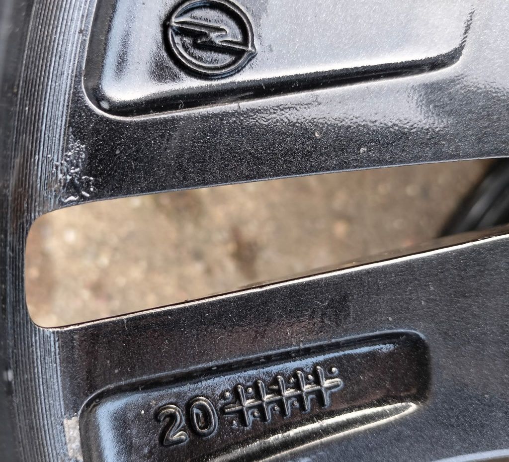 Felgi aluminiowe Vivaro Zafira Partner Jumpy Scudo Proace 7x17 ET46 5x