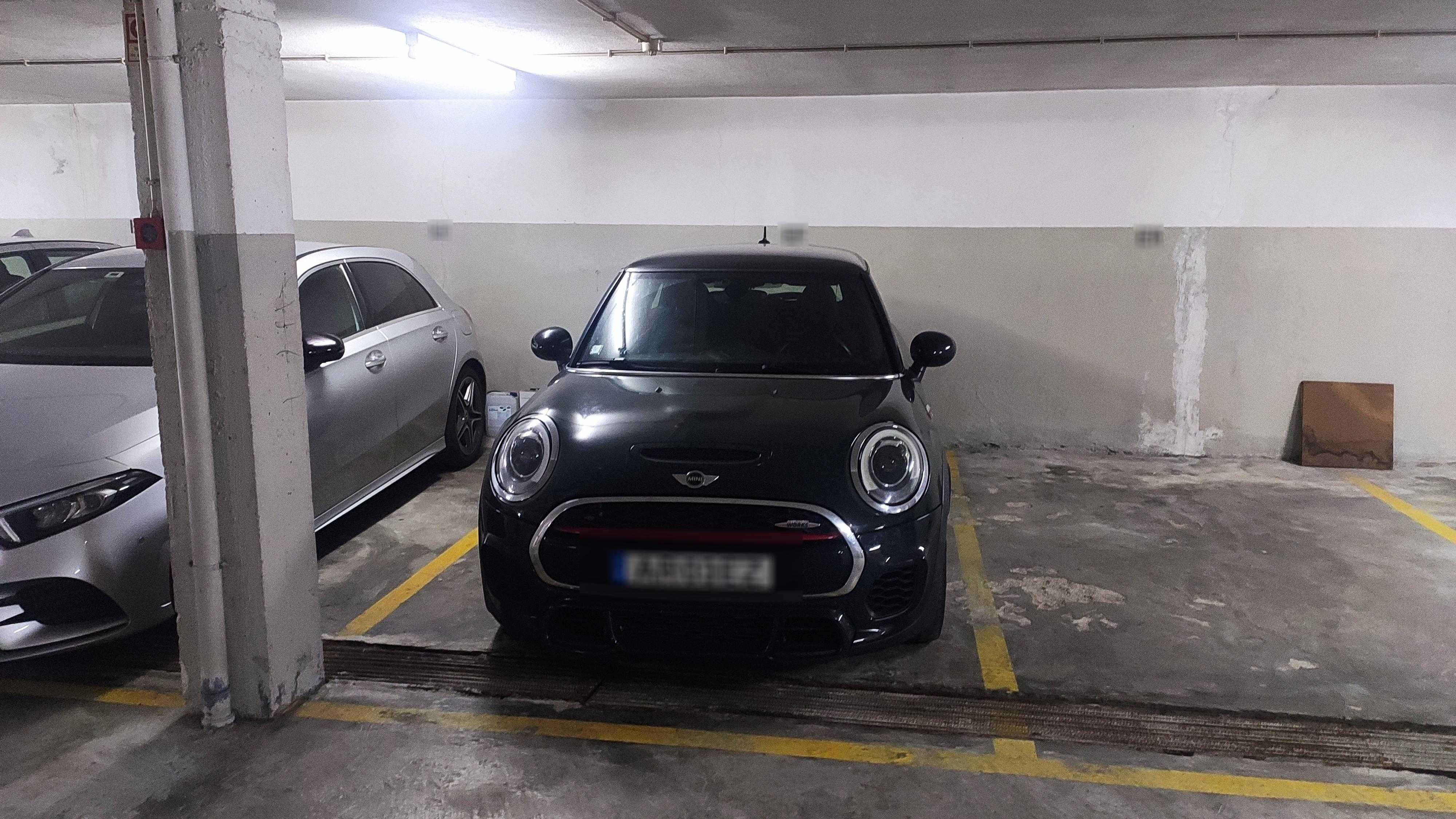 Garagem à venda na travessa Fernando Namora