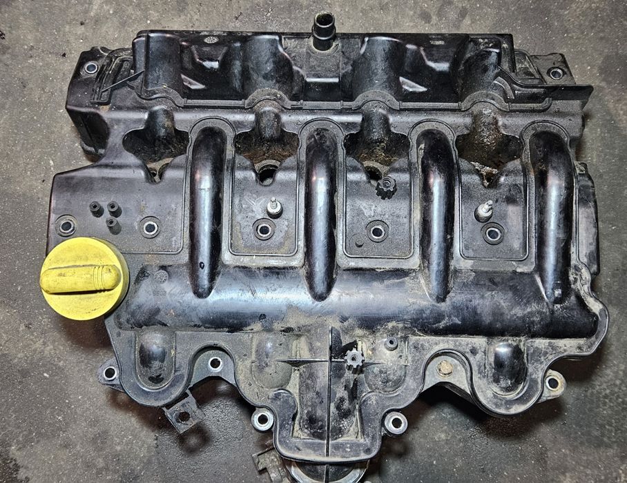 Renault Master 2.5 dCI dekiel pokrywa zaworów
