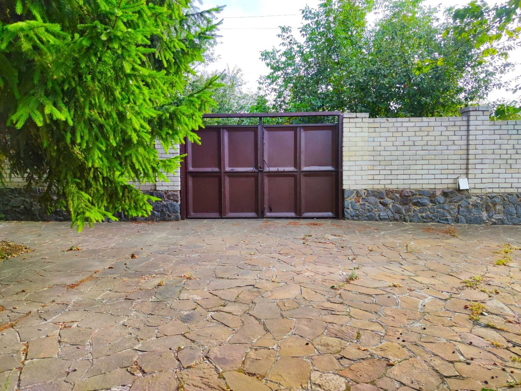 Продам дом в п. Коротич в 10 км. от метро Холодная Гора
